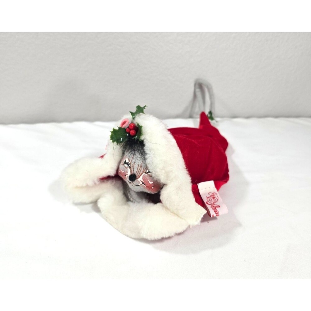 Vintage 1995 Annalee Christmas Mouse in Red Santa Hat 9” Primitive Folk Art